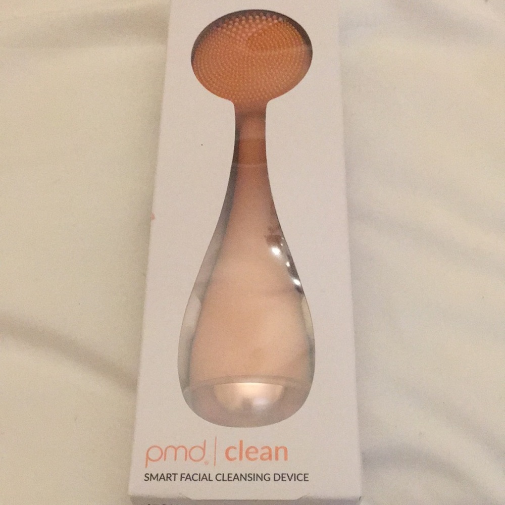 PMD clean smart facial cleansing device new